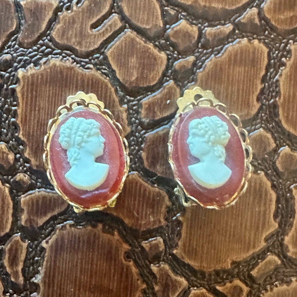 Vintage Oval Coral & Cream in Gold Lady Cameo Clip On Earring Pair.